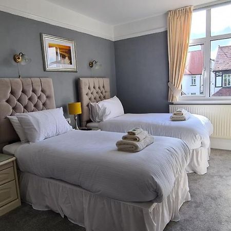 Sunnycroft Private Hotel ลันดิดโน ภายนอก รูปภาพ